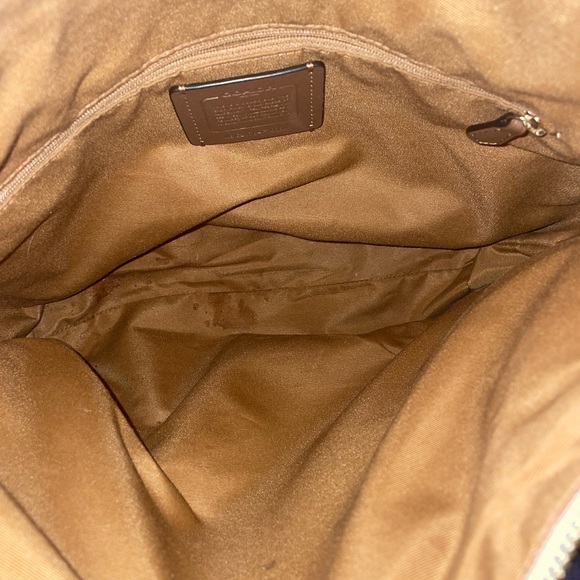 White coach purse - Picture 4 of 5